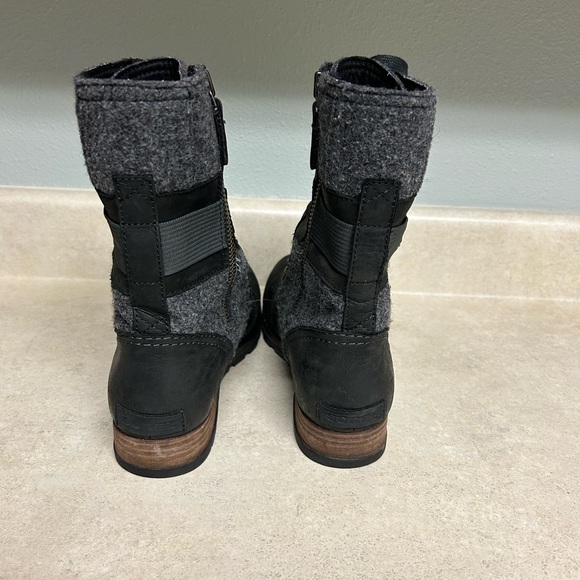 Sorel Women's Black and Gray major carly Combat Boots size 10 - Picture 4 of 6